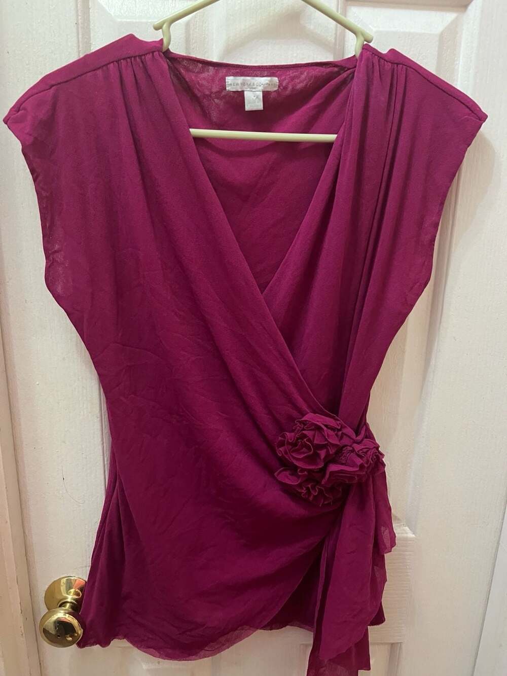 New York & Company Blouse Size L Magenta V-Neck Rosette Top